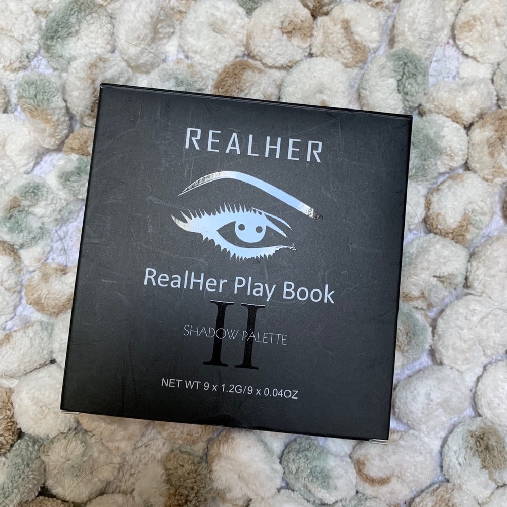 RealHer play book shadow palette #2